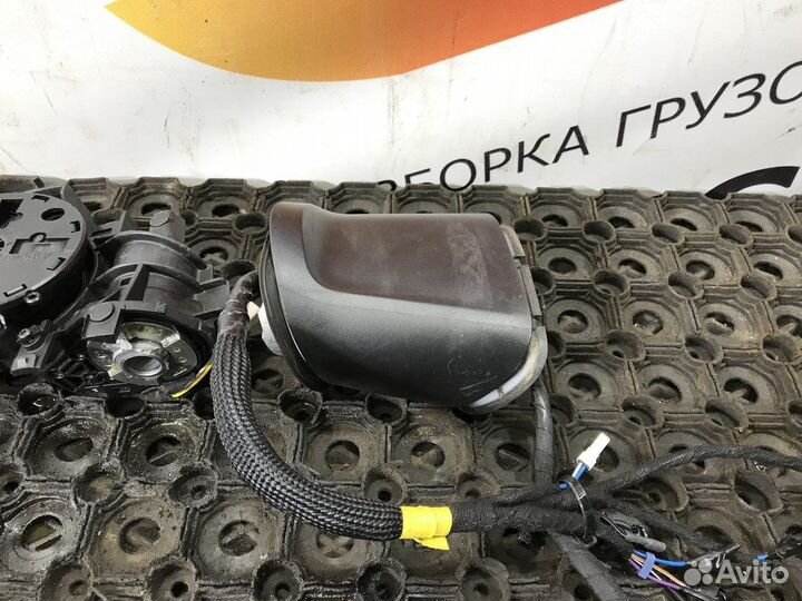 Зеркало наружное левое Volvo XC60