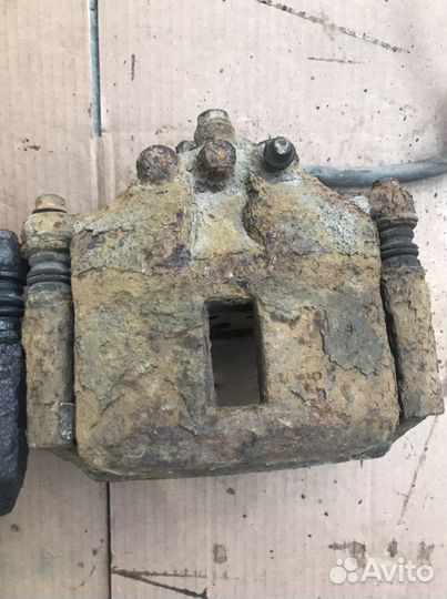 Суппорт передний Хонда Аккорд 6 (1051)