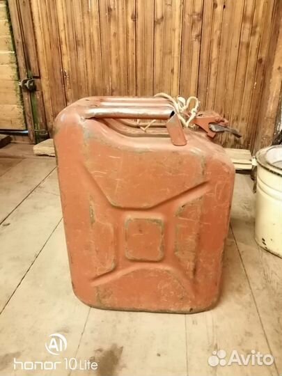 Канистра для бензина 20 л