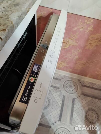 Посудомоечная машина Electrolux