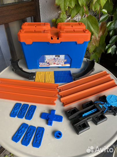 Hot Wheels Builder Stunt Box+ много доп.наборов