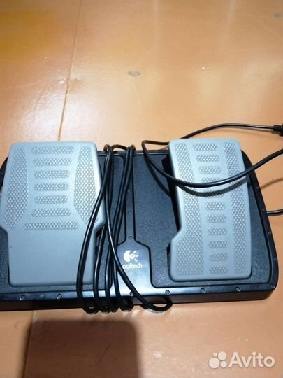 Игровой руль logitech