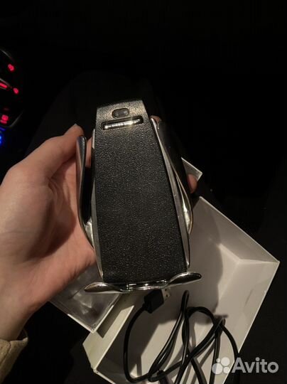 Беспроводная магнитная зарядка в машину