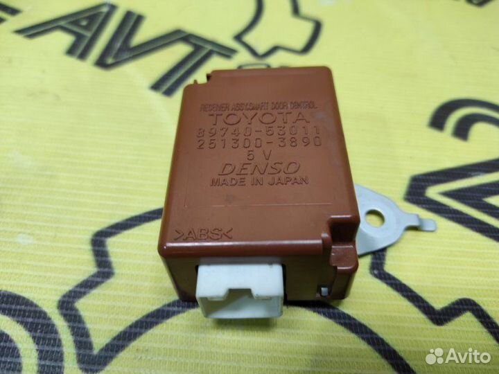 Блок управления дверьми Lexus Is250 GSE20 4grfse