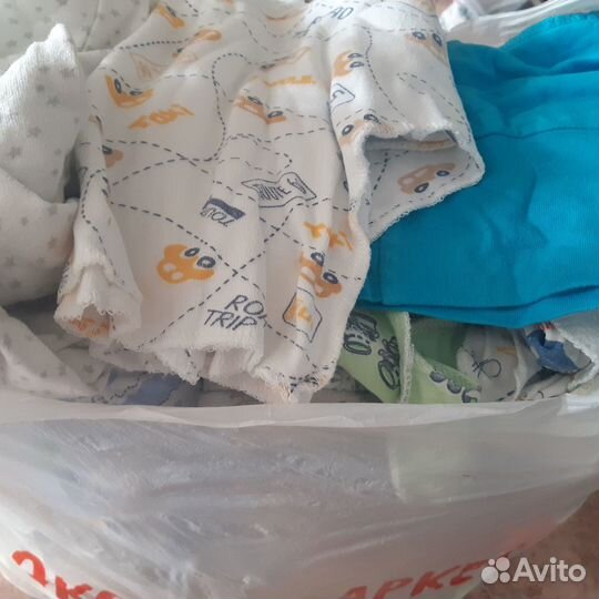 Одежда и головные уборы для новорожденных пакетом