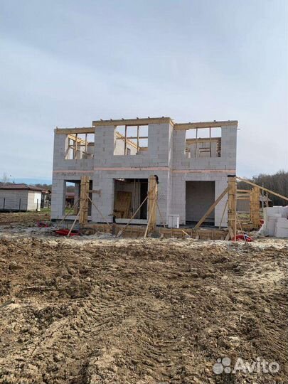 Бригада строителей