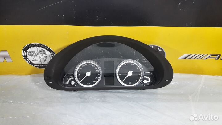 Приборная панель Mercedes W203