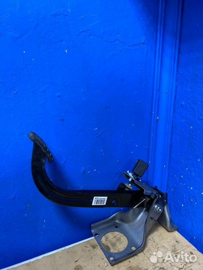 Педаль тормоза Hyundai Solaris хэтчбек G4FA 2011