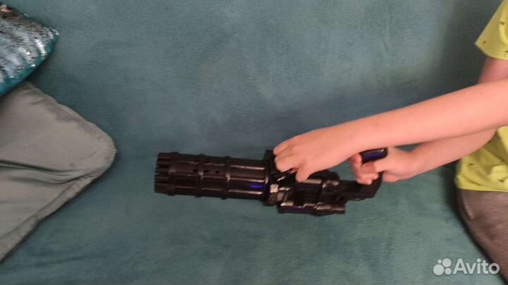 Мыльные пузыри. Пистолет для мыльных пузырей