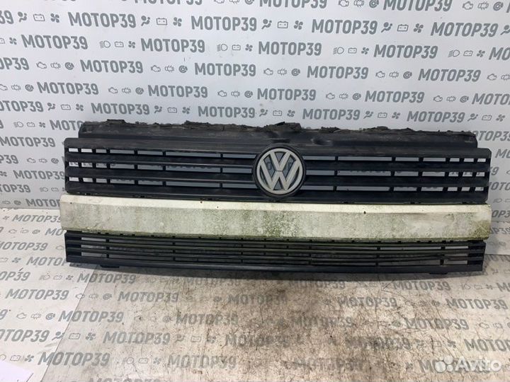 Решетка радиатора Volkswagen Transporter 2.4 TDI