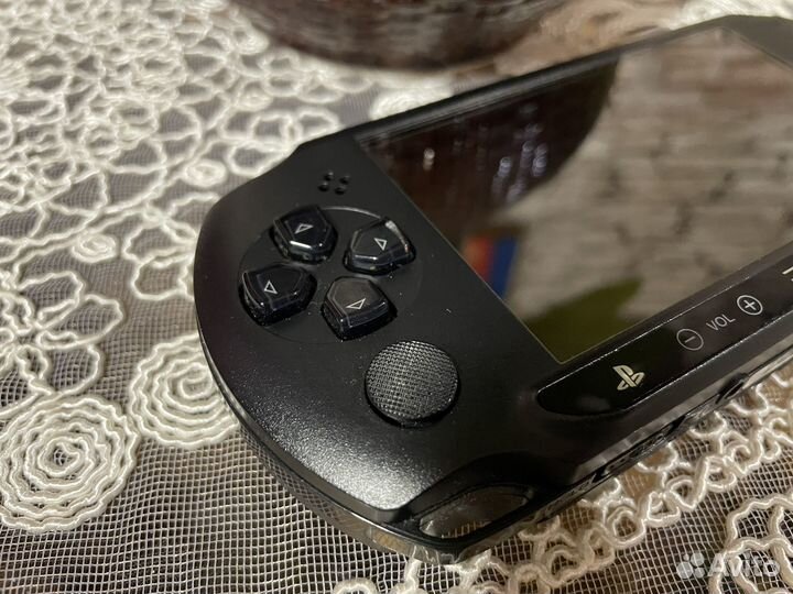 Sony psp 1008 прошитая + много игр