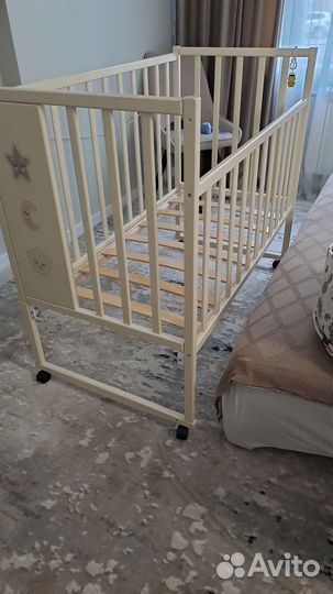 Детская кроватка,новая не пользовались