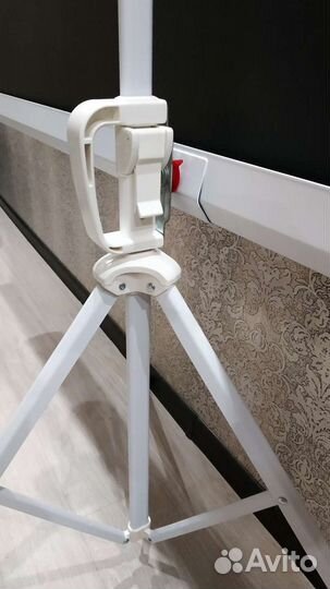 Экран для проектора на штативе