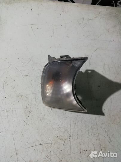 Поворотник правый BMW 5 E34