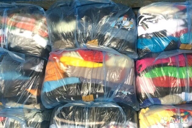 Оптовый склад секонд хенд. Секонд хенд. Мешок вещей секонд хенд. Секонд вещи. Склад одежды оптом.