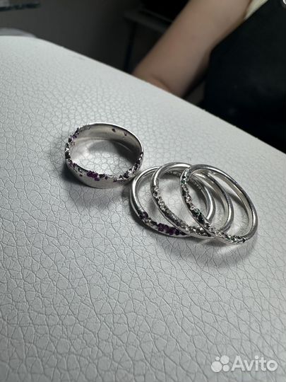 Серебряные кольца с вплавленными камнями