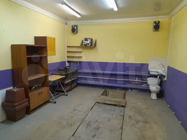 Гараж, > 30 м²