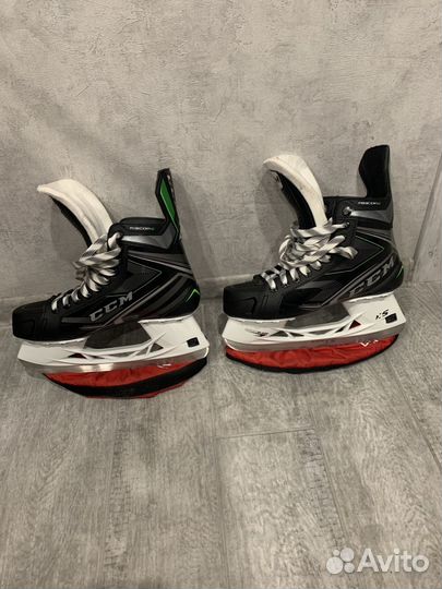 Коньки хоккейные 42 размер