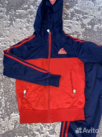 Спортивный костюм adidas