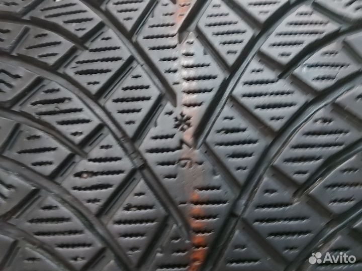 Nokian Tyres Hakkapeliitta R5 245/40 R20 99T