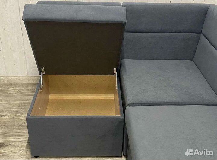 Кухонный уголок со спальным местом новый