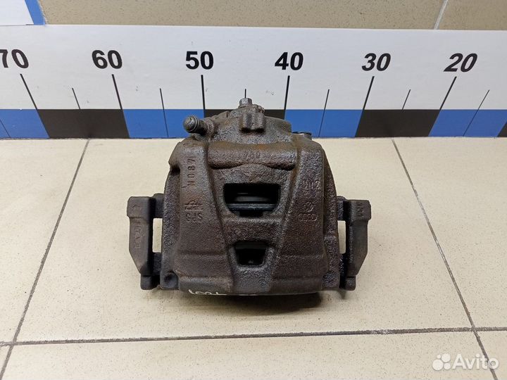 Суппорт передний правый Tiguan 2011-2016