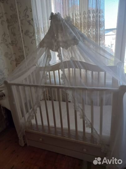 Детская кроватка