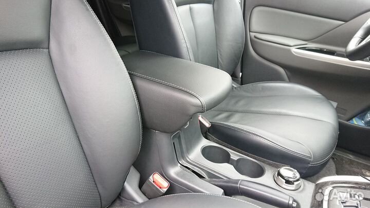 Подлокотник Митсубиши Л-200 4,5 Mitsubishi L-200