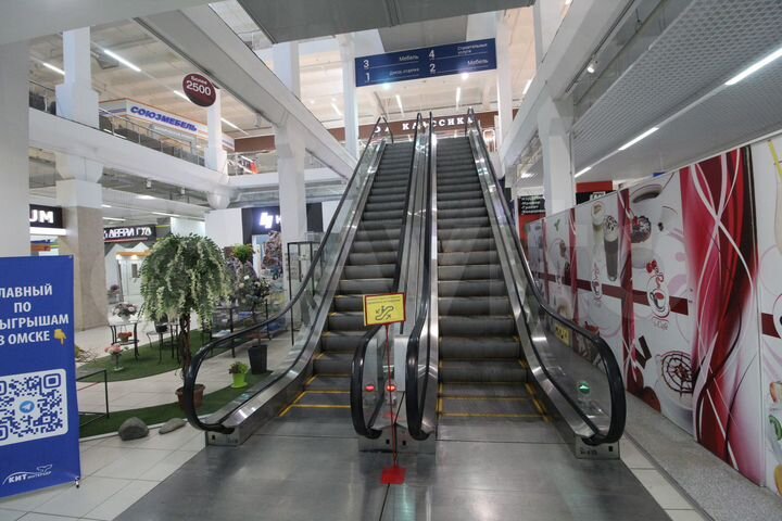 2 этаж Торговая площадь 36м2/74м2/216м2 Лифт