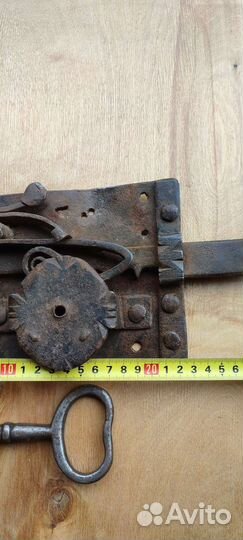 Замок амбарный с ключом 18 век