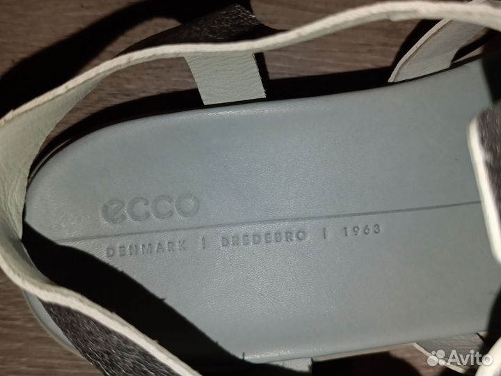 Сандалии ecco 39 новые