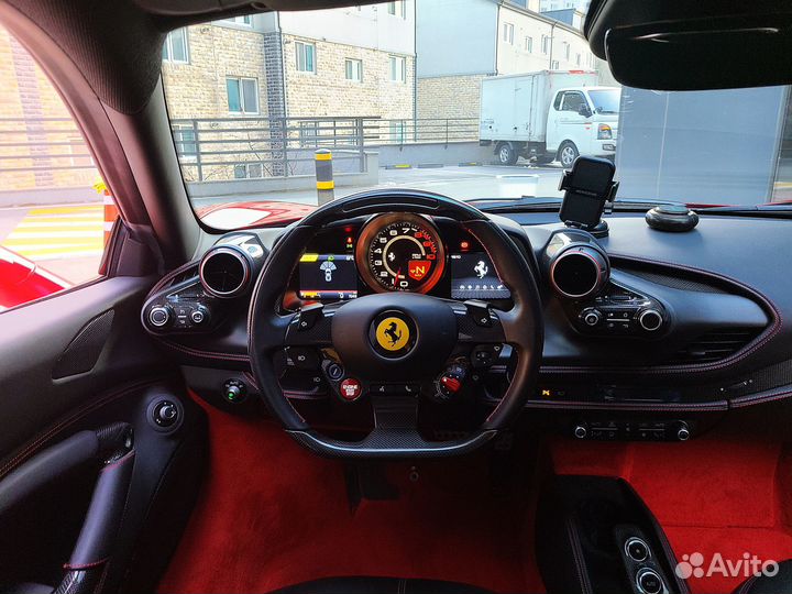Ferrari F8 Tributo 3.9 AMT, 2022, 7 050 км