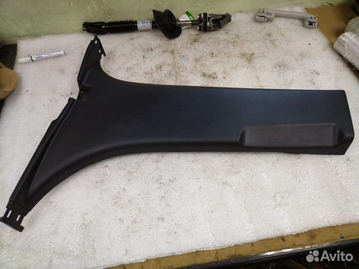 Накладка центральной стойки L200/5пок. рест