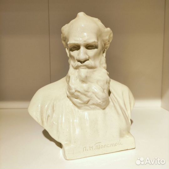 Фарфоровый бюст Льва Николаевича Толстого