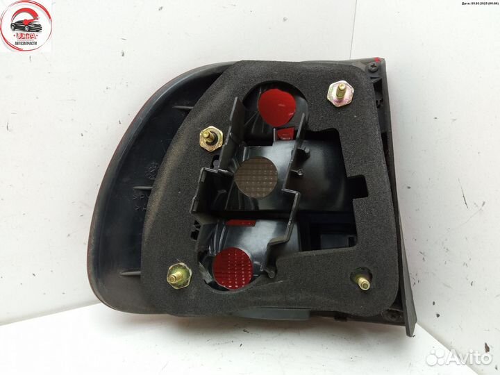 Фонарь задний правый б/у Volvo S40 / V40 (1995-2004) 30801925