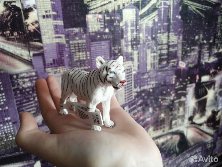 Фигурки тигров