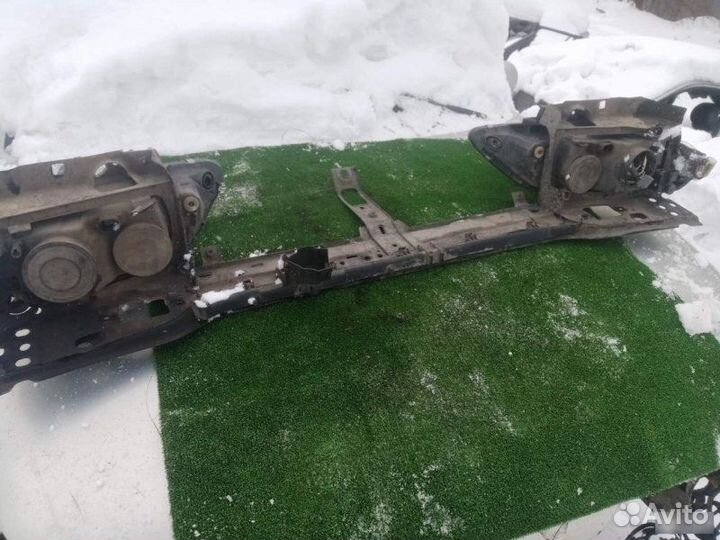 Панель передний Renault Laguna 1999