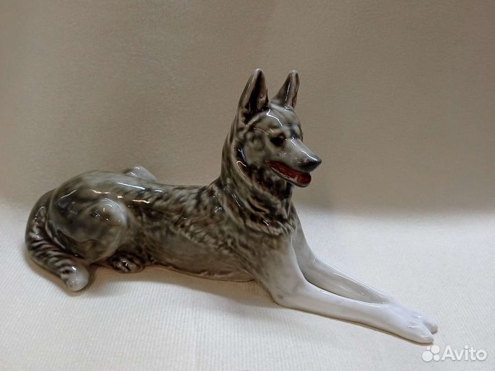 Собака статуэтка фарфор