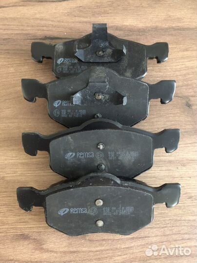 Колодки дисковые п. Ford Maverick Mazda Tribute