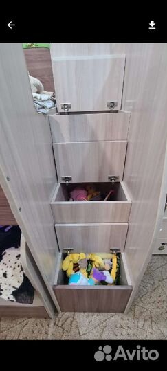 Двухъярусная кровать