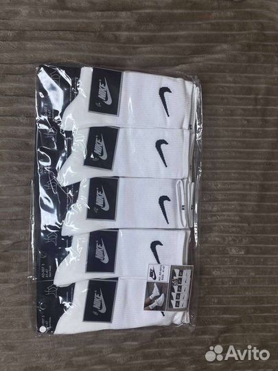 Носки Nike высокие белые