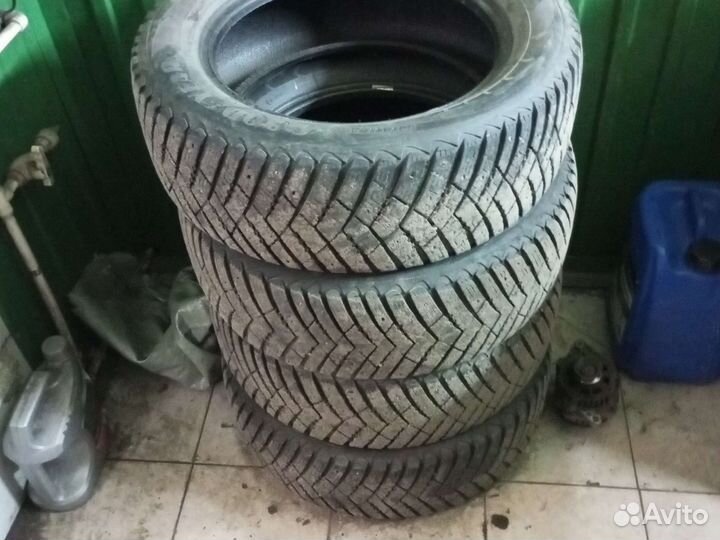 Goodyear UltraGrip 225/60 R17