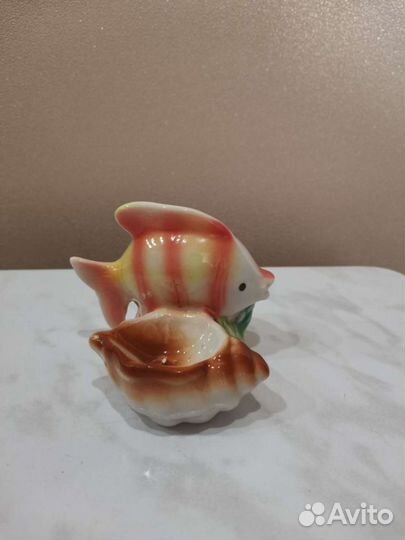 Фарфоровая статуэтка 