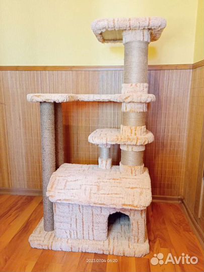 Домик с когтеточкой для кошек