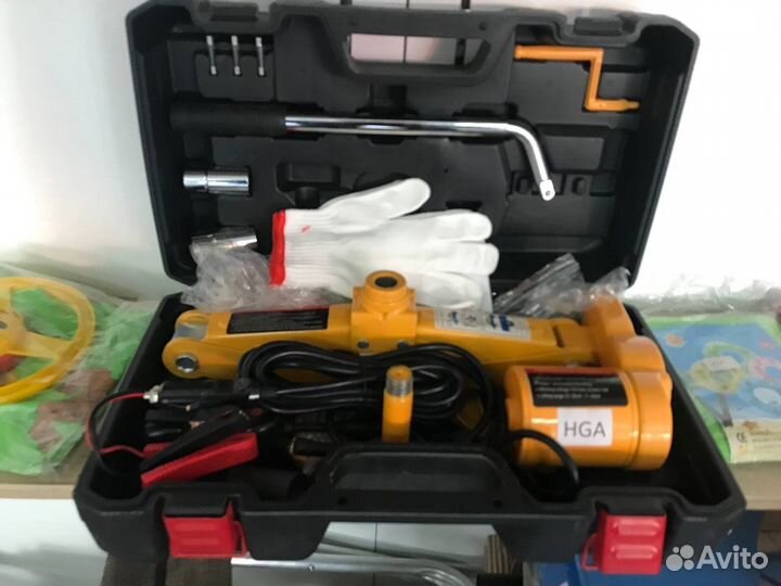 Домкрат автомобильный электрический 3 т