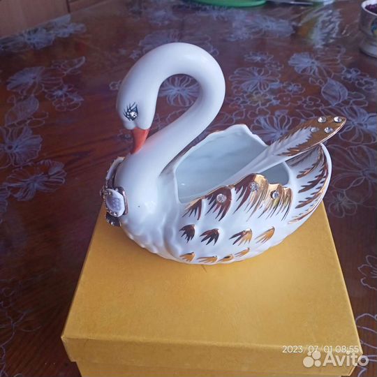 Соусник Лефард, Бантик со стразами