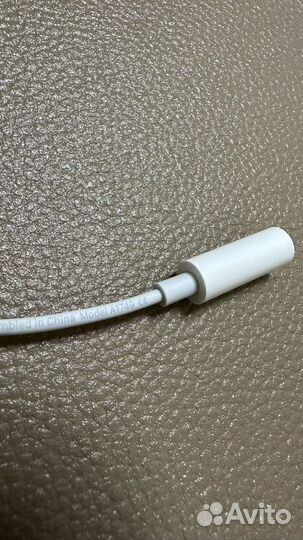 Переходник Apple lightning to 3.5 Jack