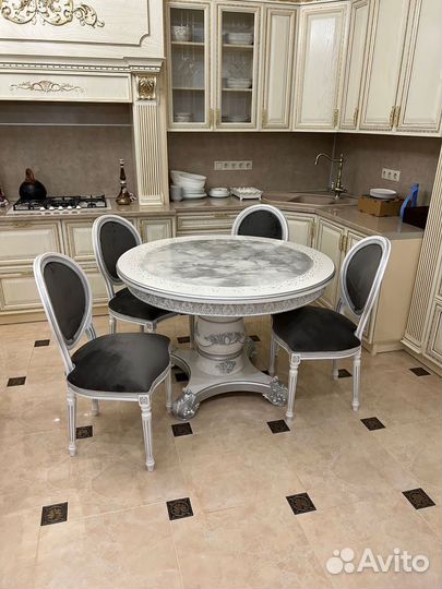 Стол и Стулья