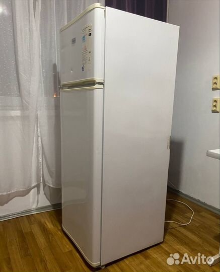 Холодильник Zanussi под ремонт/разбор