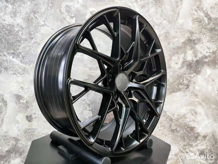 Диск RS HRE FF10 на BMW 5X120 R18 d72,6